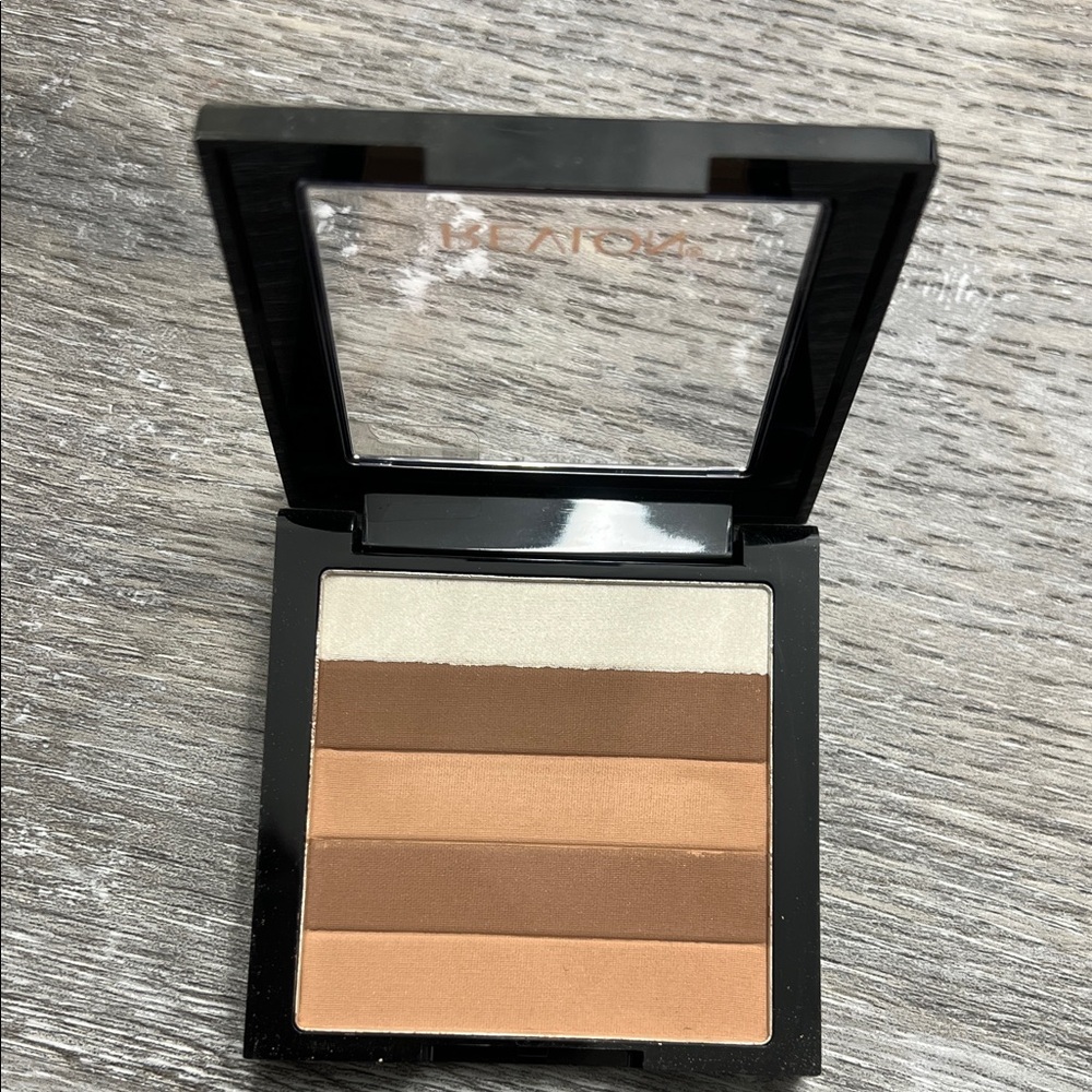 Revlon Bronzer & Contour Palette with Cream and Brown Shades